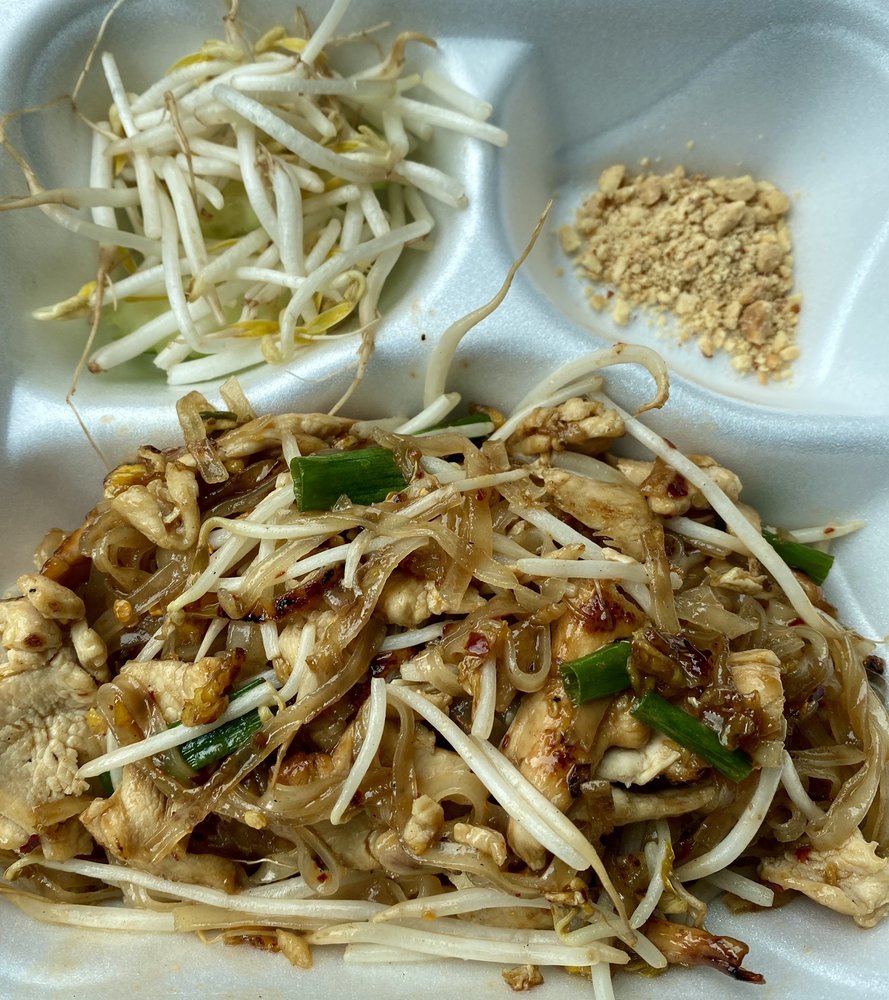 Chicken Pad Thai with bean sprouts, peanuts, and scallions